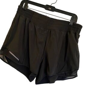 NWT Lululemon hotty hot shorts Size 12